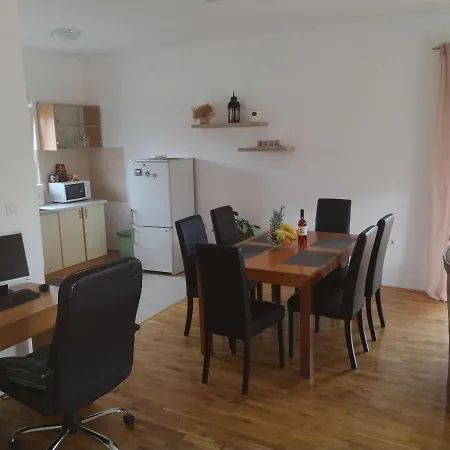 Апартаменты Spacious Family Задар